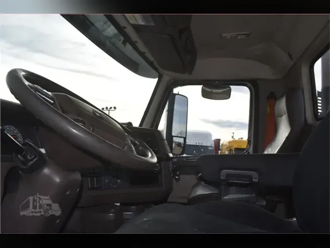 2018 VOLVO VNL64T300