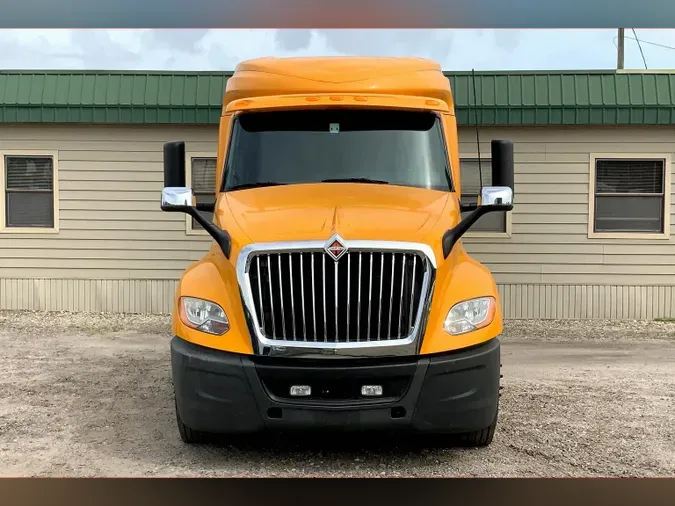 2022 INT LT625 6x4