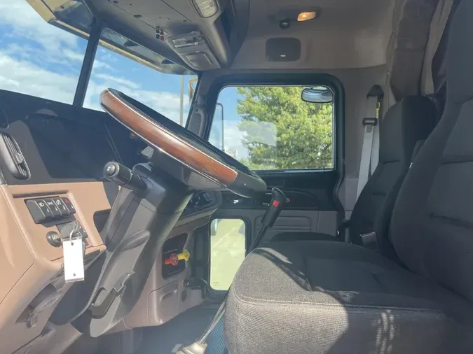 2024 Peterbilt 389