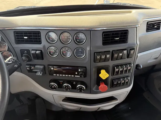 2022 Peterbilt 579dc22e98a7bbc60548dc6648309b9b997