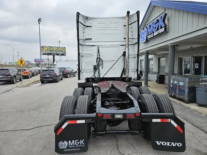 2020 VOLVO VNL64T760