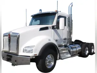 2025 Kenworth T880