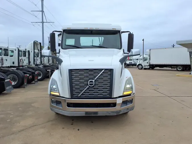 2019 VOLVO VNL42T 300