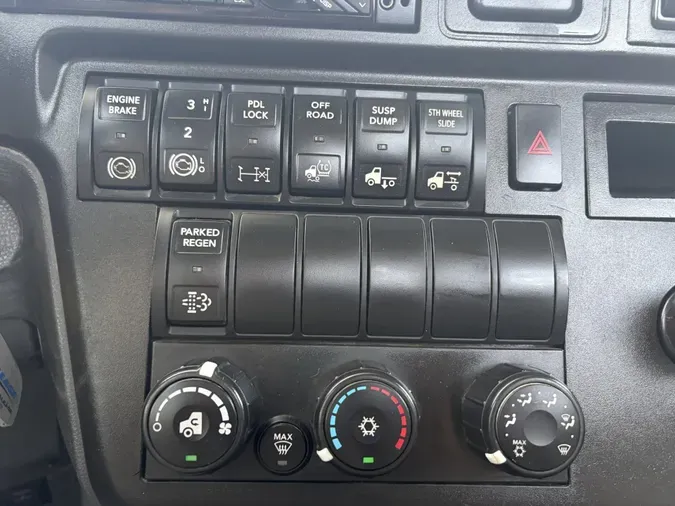 2020 International LT625dc2c00c20aba547a28d60053c09df391