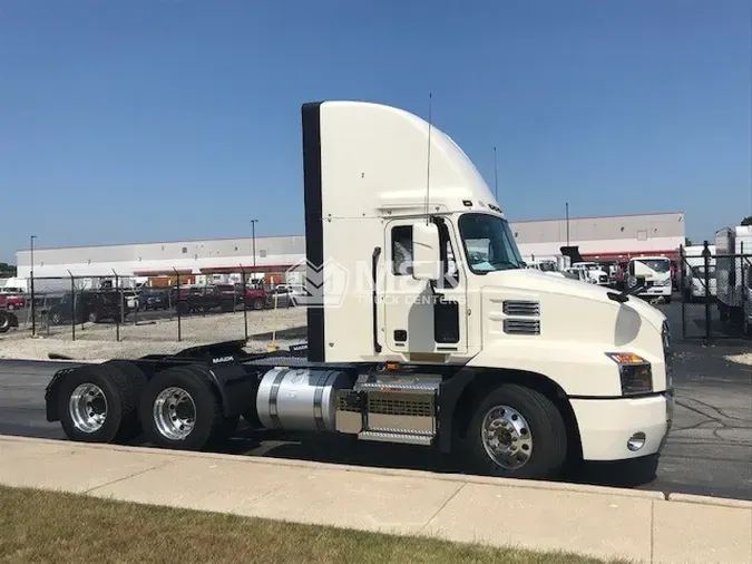 2025 MACK AN64T