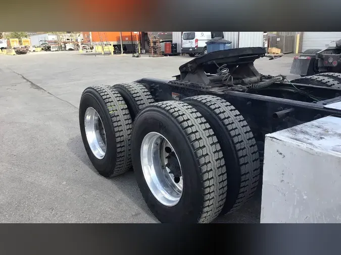 2021 Freightliner Cascadia 126