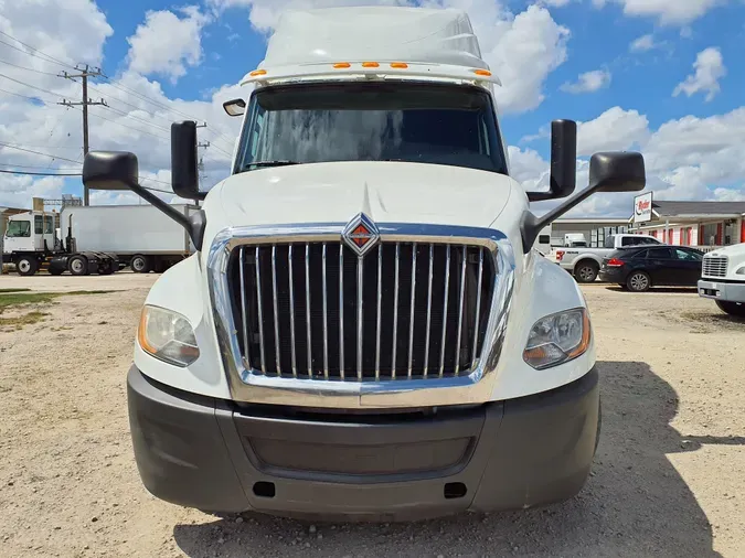 2019 NAVISTAR INTERNATIONAL LT625 SLPR CAB