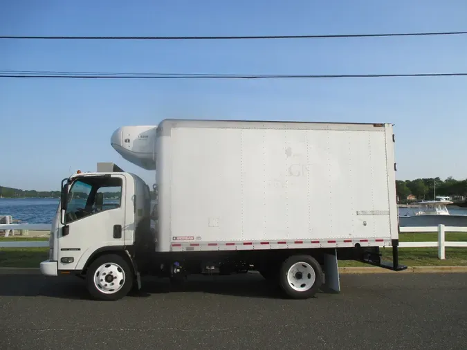 2017 ISUZU NRR