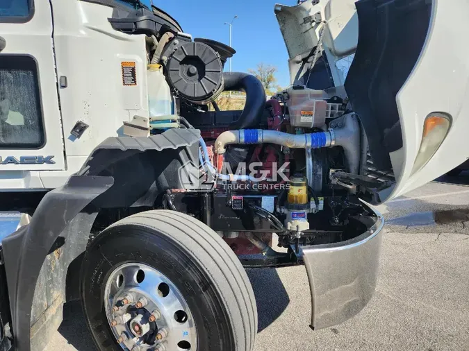 2018 MACK CXU613