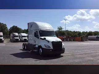 2023 Freightliner Cascadia 126