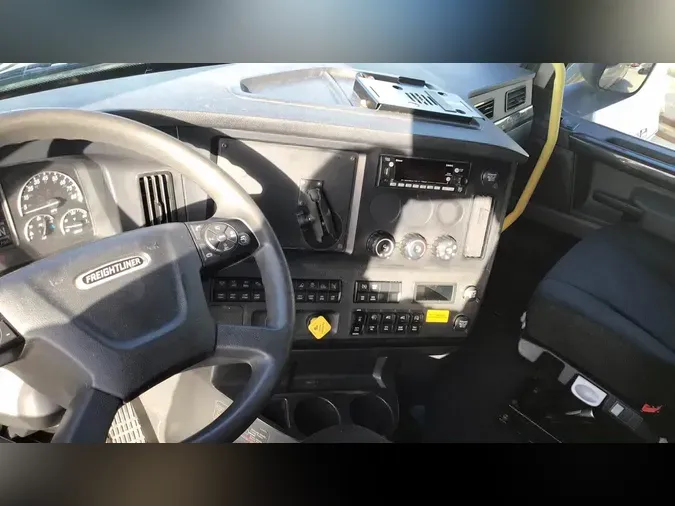 2025 Freightliner Cascadia 126dc3a6e81a81a6d7530d1e9193f64bd6a