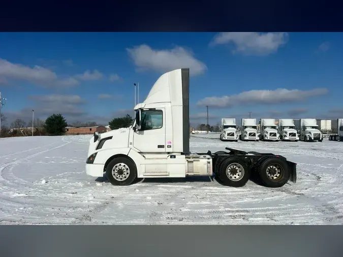 2018 Volvo VNL300