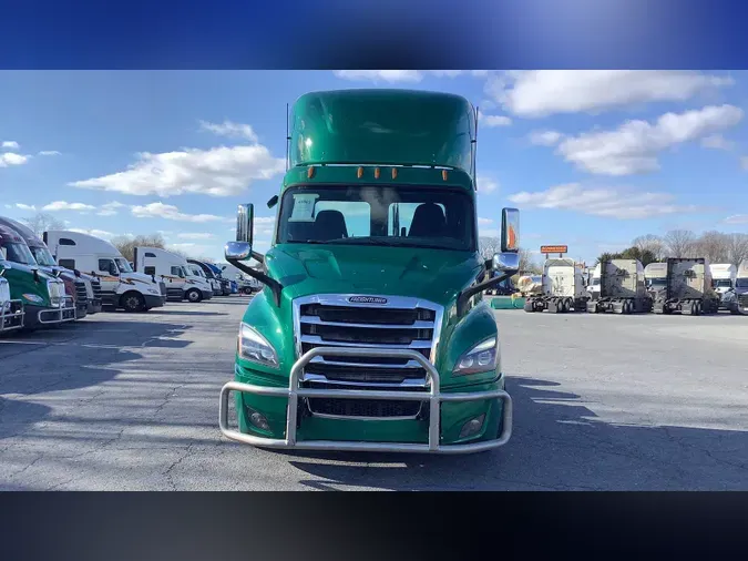 2020 Freightliner Cascadia 126dc3e2f8a433fab054e3a2e860db84bae