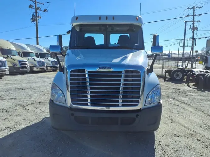 2020 FREIGHTLINER/MERCEDES CASCADIA 125