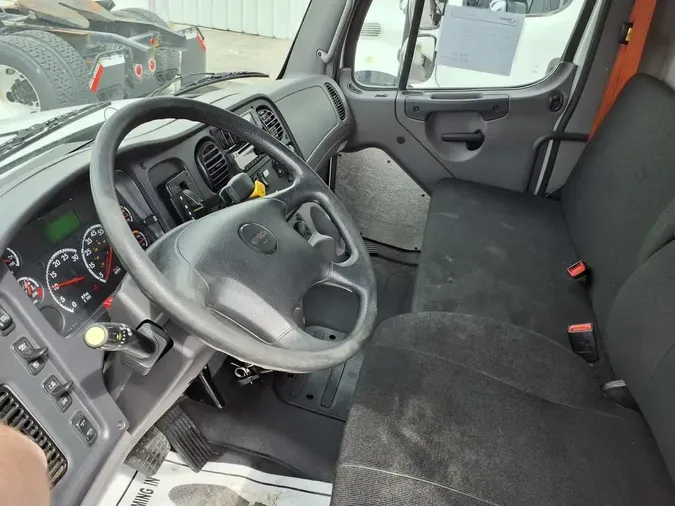 2018 FREIGHTLINER/MERCEDES M2 106