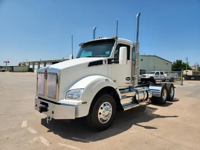 2026 Kenworth T880