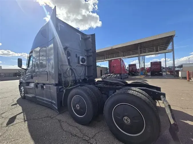 2022 FREIGHTLINER CA126