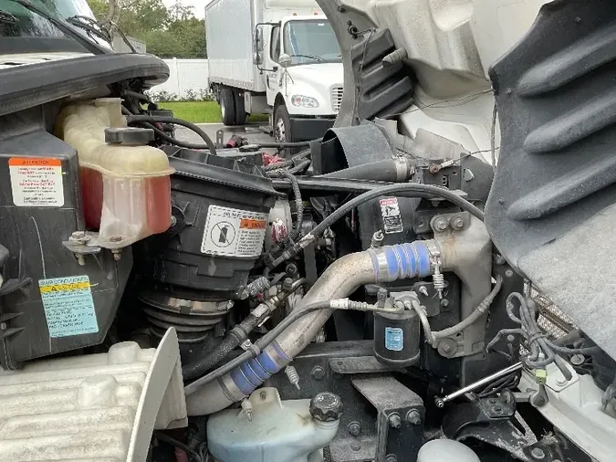 2016 FREIGHTLINER M2
