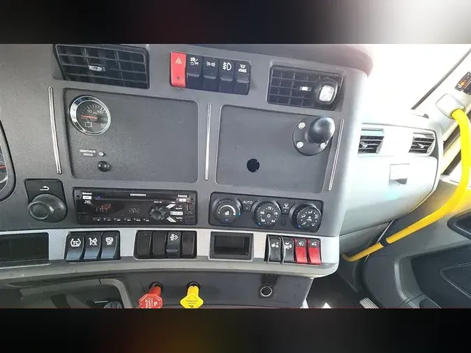 2021 KENWORTH T680