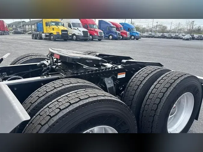 2022 FREIGHTLINER CA116