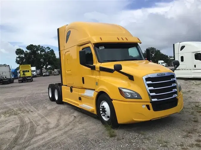2020 FREIGHTLINER CA126