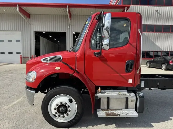 2020 Freightliner M2 106
