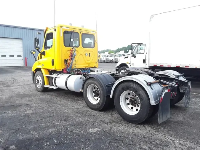 2019 FREIGHTLINER CASCADIA 113