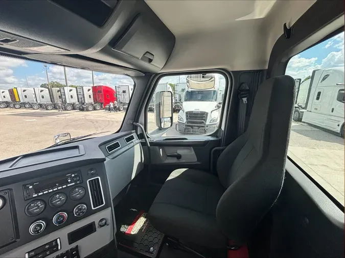 2024 Freightliner Cascadia 126