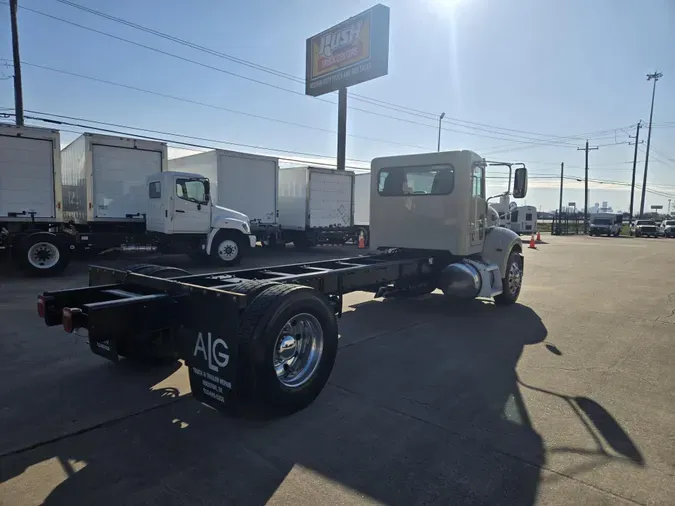 2018 Peterbilt 337