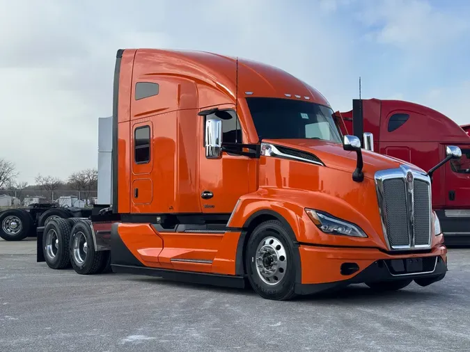 2023 KENWORTH T680