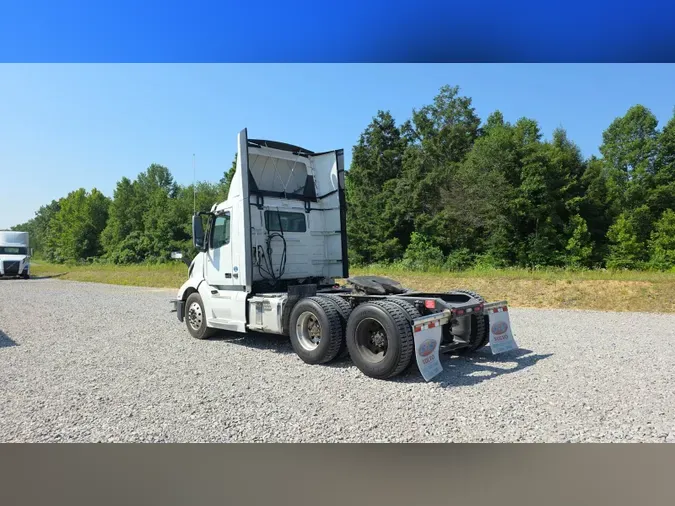 2018 Volvo VNL300