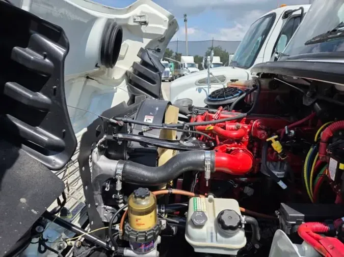2019 FREIGHTLINER M2 106