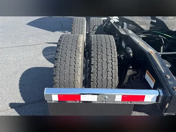 2019 FREIGHTLINER CA126