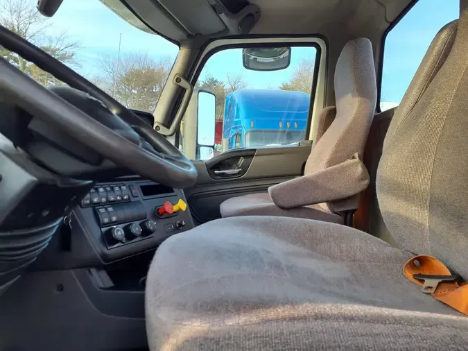 2019 NAVISTAR INTERNATIONAL LT625 DAYCAB T/A