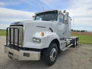 2011 WESTERN STAR 4900