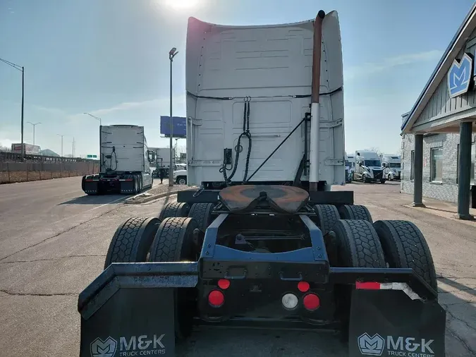 2021 VOLVO VNL64T860