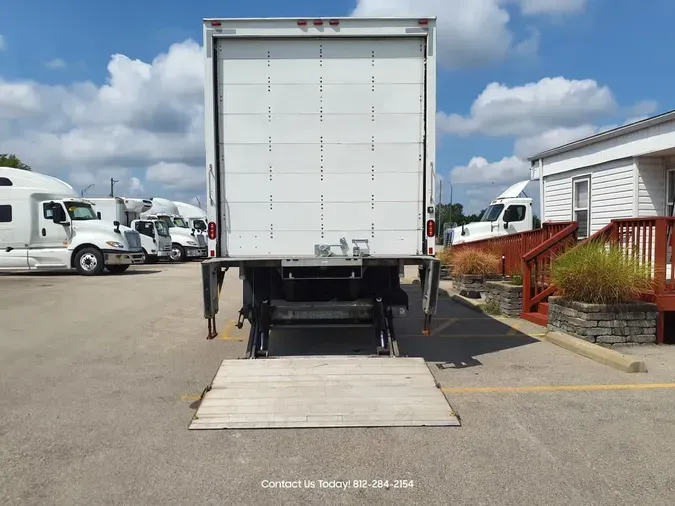 2018 FREIGHTLINER M2 106