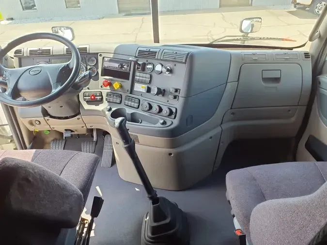 2019 FREIGHTLINER CASCADIA 125