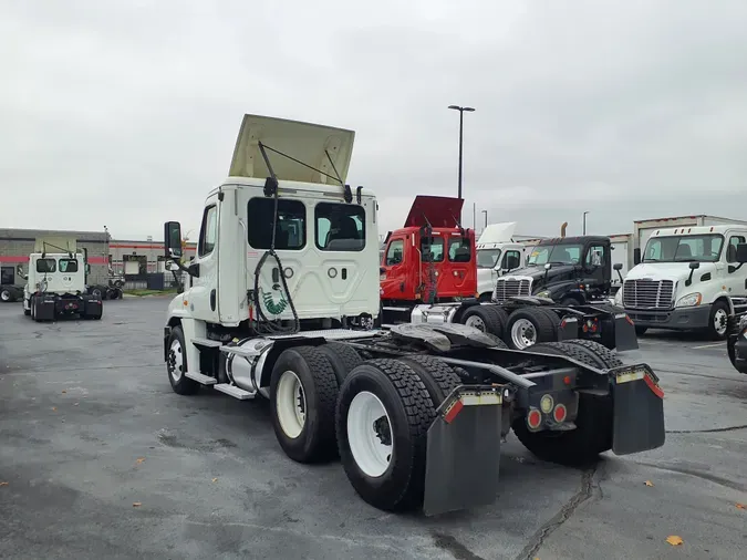 2019 FREIGHTLINER/MERCEDES CASCADIA 125