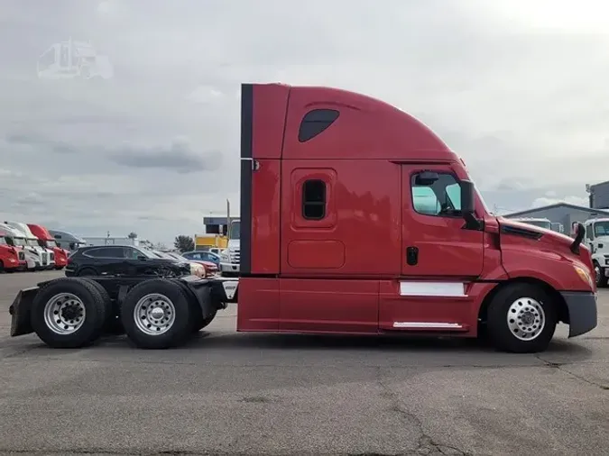 2020 FREIGHTLINER CASCADIA 126