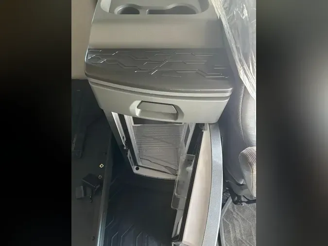 2019 VOLVO VNL64T740