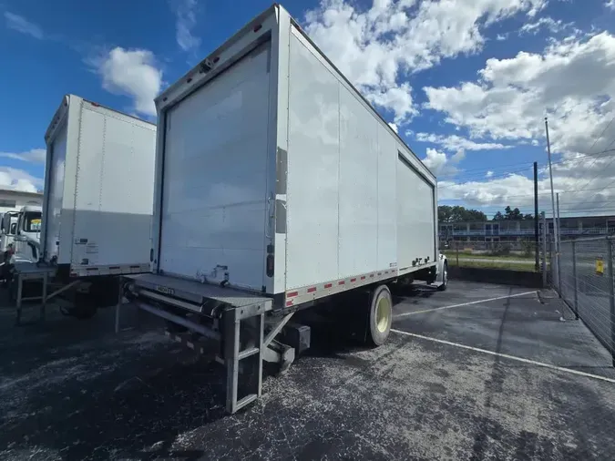 2018 FREIGHTLINER/MERCEDES M2 106