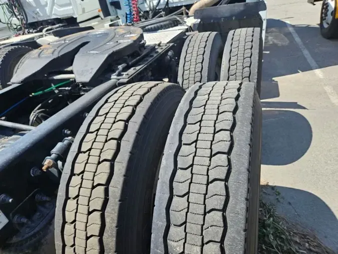 2017 FREIGHTLINER/MERCEDES CASCADIA 125