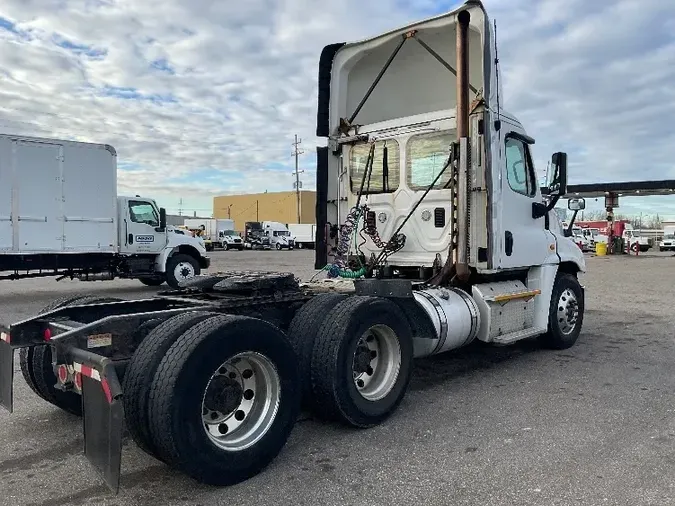 2017 Freightliner X12564ST