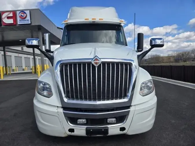 2022 International LT625