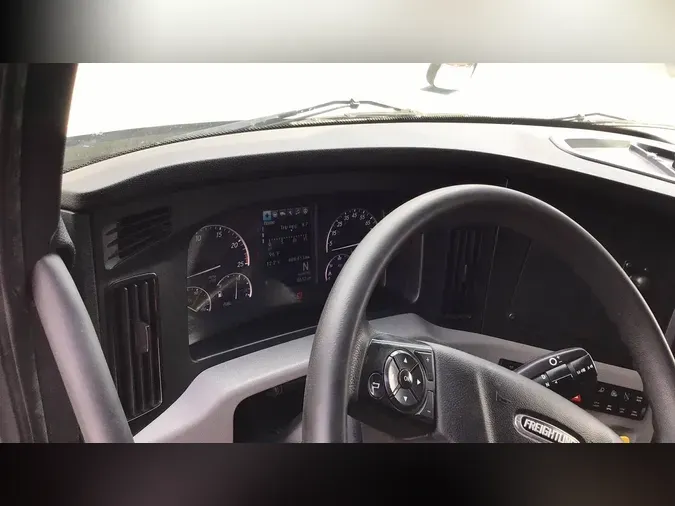 2021 Freightliner Cascadia 126