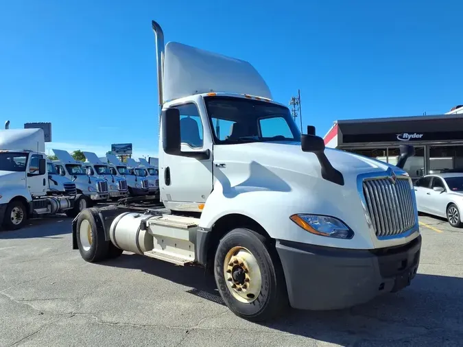 2021 NAVISTAR INTERNATIONAL LT625 DAYCAB S/A