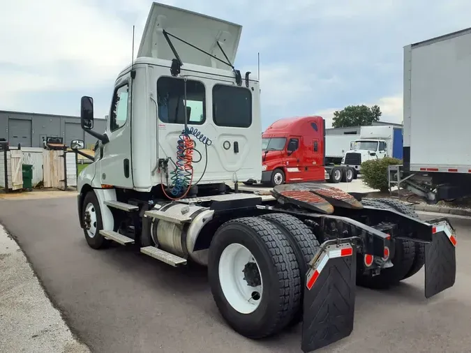 2020 FREIGHTLINER NEW CASCADIA 126