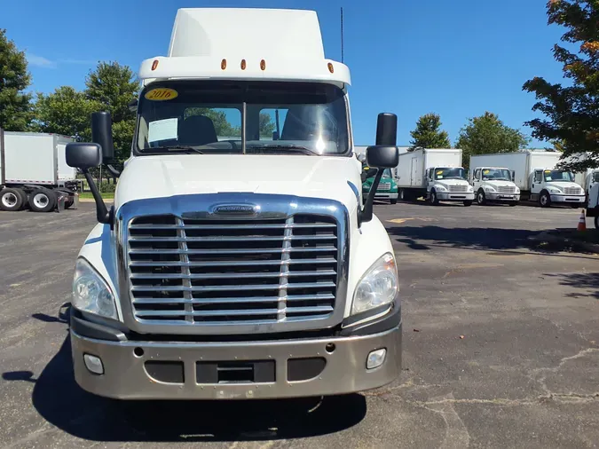 2016 FREIGHTLINER/MERCEDES CASCADIA 125