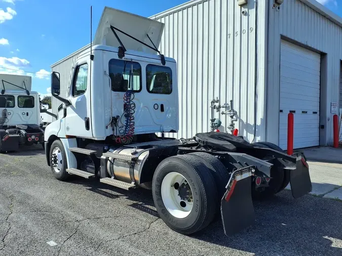 2022 FREIGHTLINER CASCADIA PX12642ST
